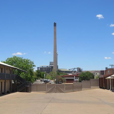 Burke & Wills Mt Isa Motel Mount Isa Eksteriør bilde
